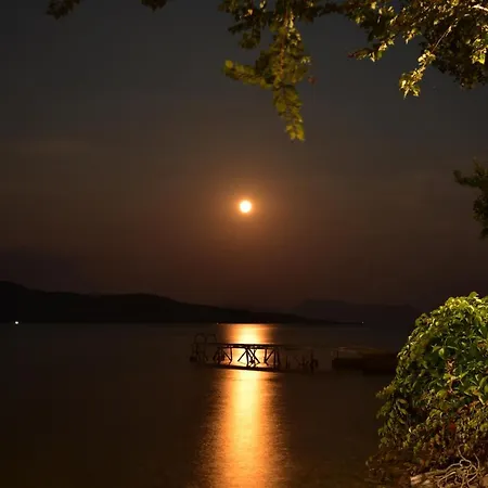 Flisvos Seaside Apartments 3* Lygia (Lefkada)