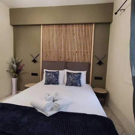 Aparthotel Flisvos Seaside Apartments