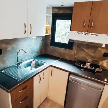 Aparthotel Flisvos Seaside Apartments