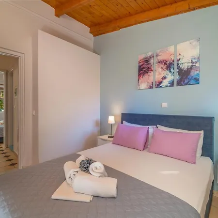 Aparthotel Flisvos Seaside Apartments