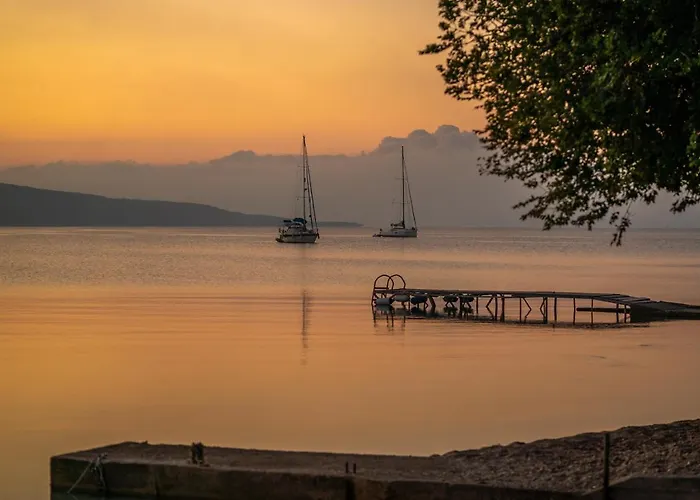 شقة فندقية Flisvos Seaside