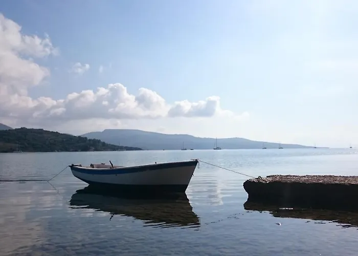 Flisvos Seaside شقة فندقية 3*