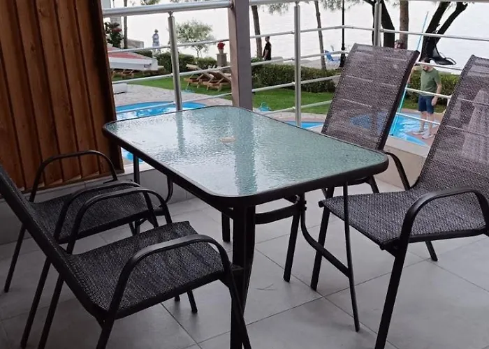 شقة فندقية Flisvos Seaside 3*