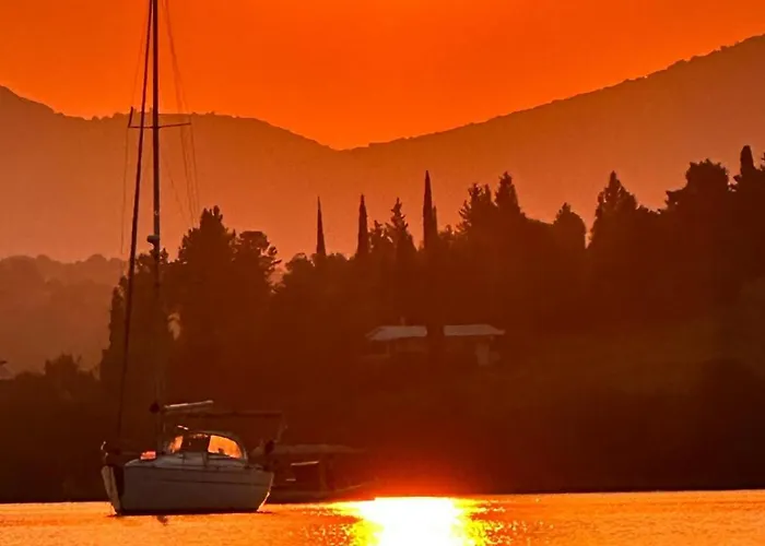 شقة فندقية Flisvos Seaside