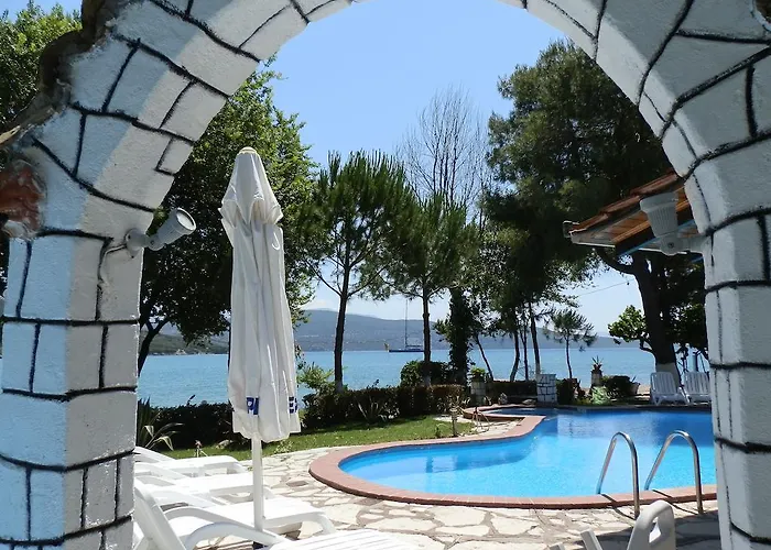 شقة فندقية Flisvos Seaside 3*