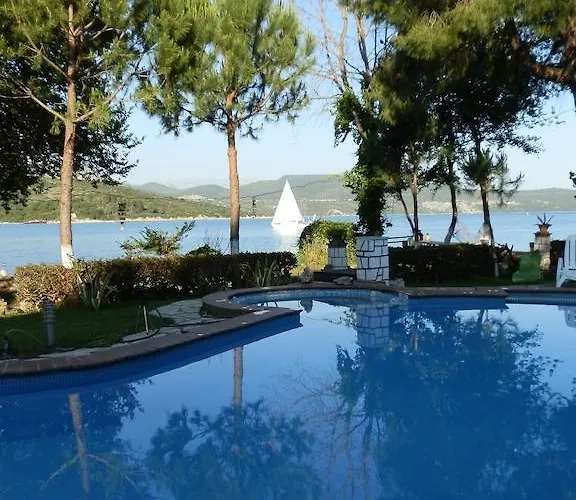 Flisvos Seaside شقة فندقية 3*