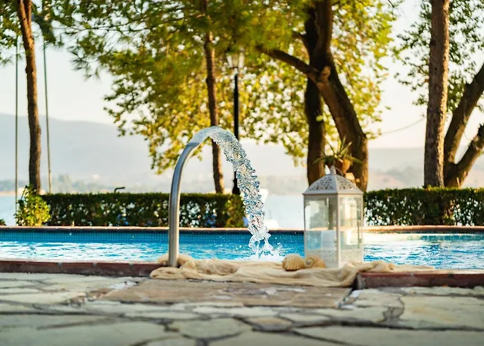 Aparthotel Flisvos Seaside Apartments