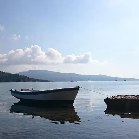 Flisvos Seaside 아파트호텔 3*