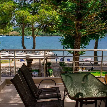 Flisvos Seaside Apartments 3*
