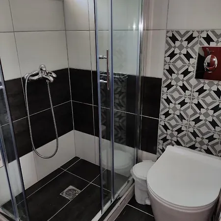 Ξενοδοχείο με διαμερίσματα Flisvos Seaside 3*