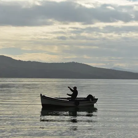 Ξενοδοχείο με διαμερίσματα Flisvos Seaside Λυγιά