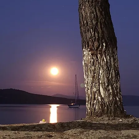 아파트호텔 Flisvos Seaside 3*