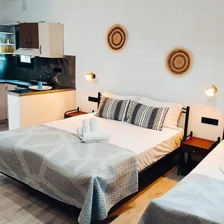 아파트호텔 Flisvos Seaside 3*