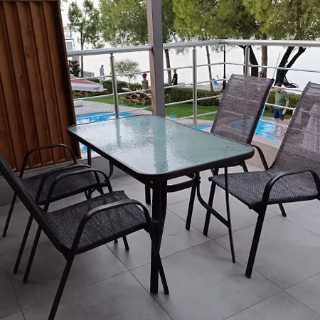 Aparthotel Flisvos Seaside 3*