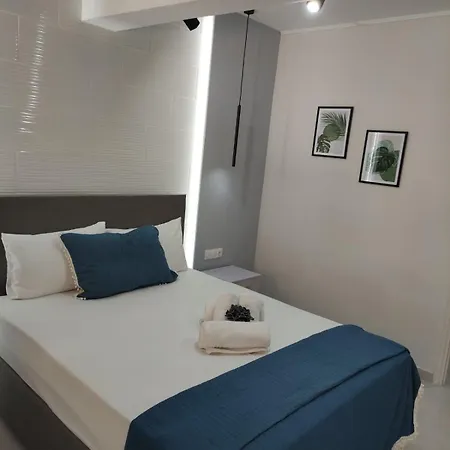 Flisvos Seaside 아파트호텔 리지아