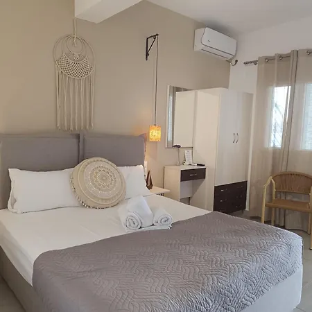 Aparthotel Flisvos Seaside