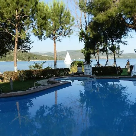 Flisvos Seaside Apartments Aparthotel 3*
