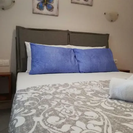 Aparthotel Flisvos Seaside