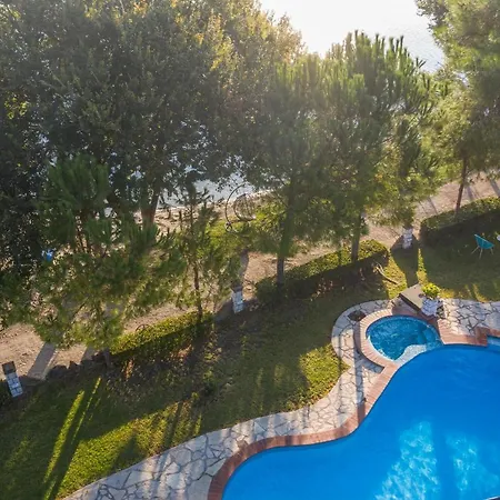 Flisvos Seaside Ξενοδοχείο με διαμερίσματα 3*