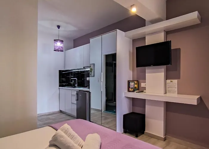 Aparthotel Flisvos Seaside Apartments