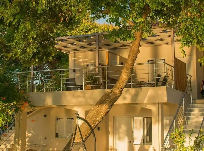 Flisvos Seaside Apartments