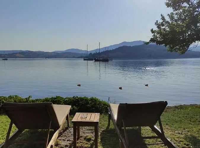 Aparthotel Flisvos Seaside Apartments 3*