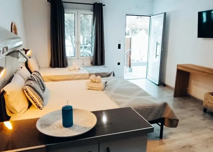 Flisvos Seaside Apartments Aparthotel 3*