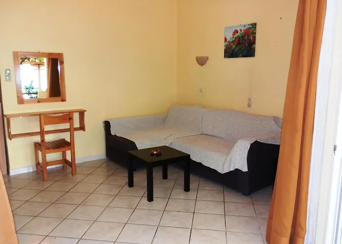 Aparthotel Flisvos Seaside