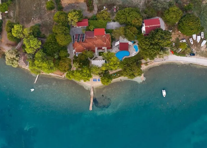 Aparthotel Flisvos Seaside